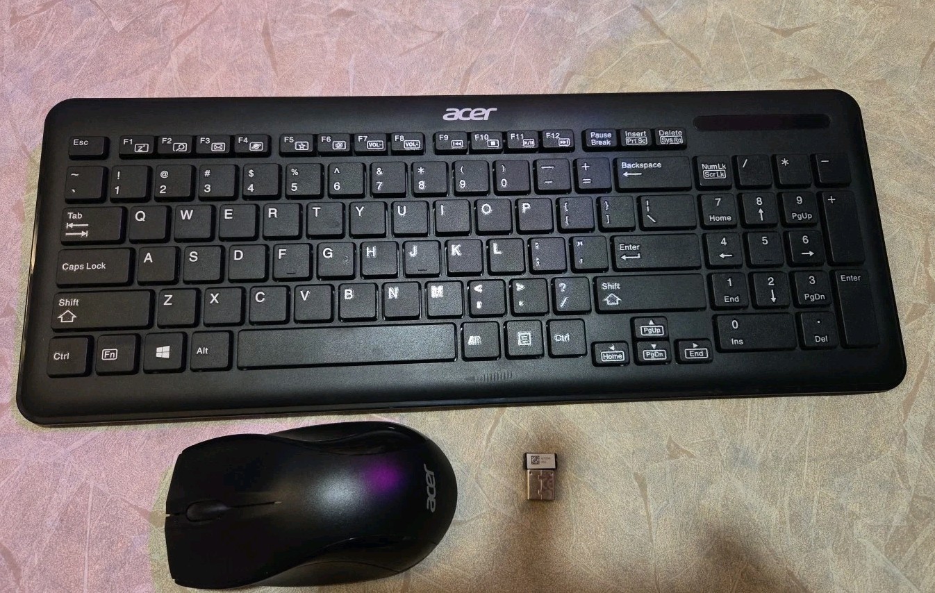 Acer Wireless Keyboard With USB Dongle/mouse, Model SK-9662,