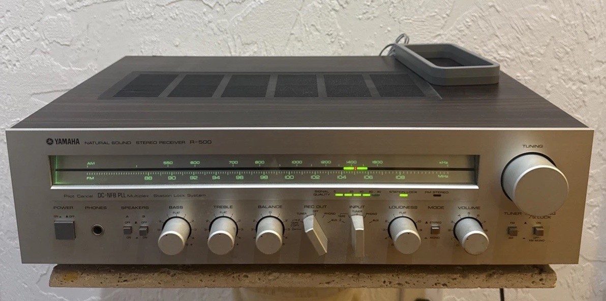 Yamaha R-500 vintage audio equipment - eBay listing photo 1