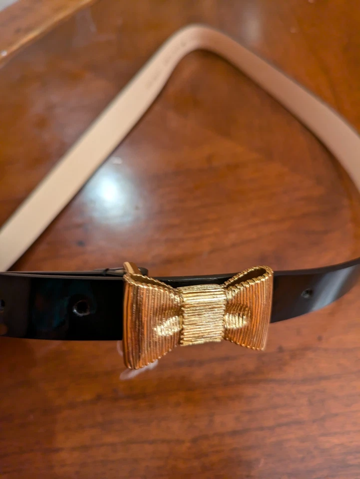 Cinturón con lazo Kate Spade de cuero genuino negro talla S  Foto 2 de 4