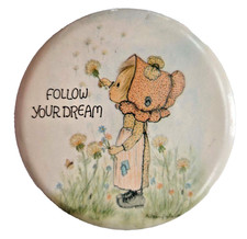 Hallmark Button/Pin Vtg 1973 BETSEY CLARK 3.5...