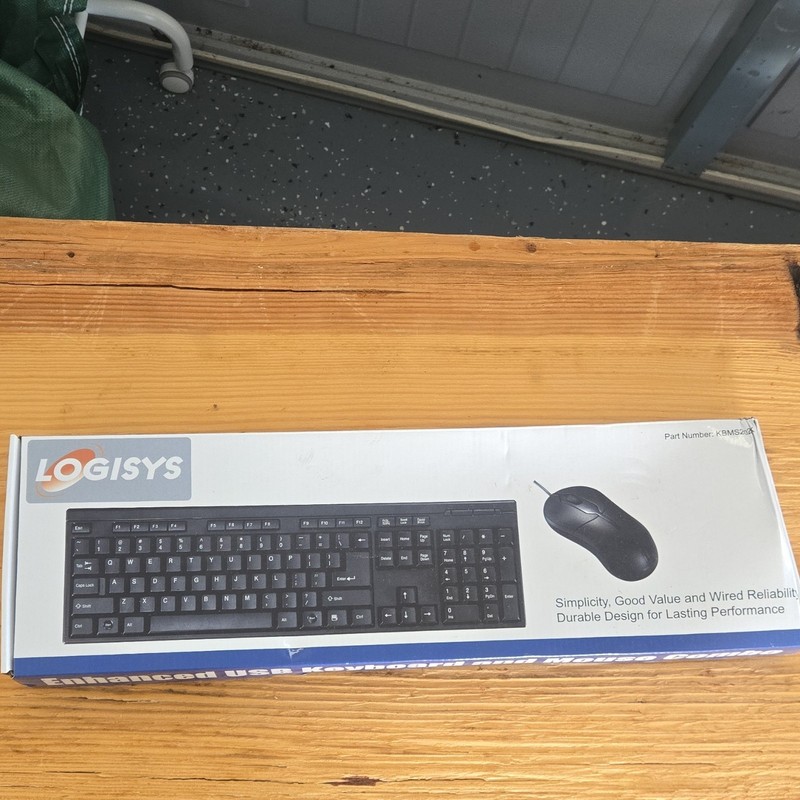 Logisys Standard Wired USB Keyboard Mouse Combo English QWERTY 800 DPI Black