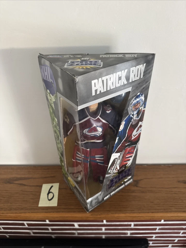 Figura de acción Patrick Roy Colorado Avalanche Playmates NHL Pro Zone 1998 Foto 4 de 4