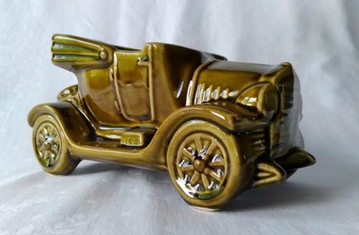 Vintage McCoy Pottery Floraline Roadster Planter ''Excuse My Dust'' Spare Tire USA