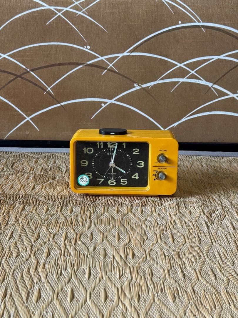 Vintage SEIKO Quartz Alarm Desk Clock Yellow Japan photo Vintage SEIKO Quartz Alarm Desk Clock Yellow Japan featured image