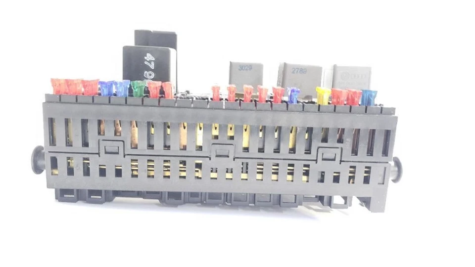 Cabin Fuse Box OEM Volkswagen Eurovan 2000 - Image 3 of 4