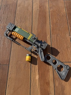 Fallout 4 Laser Rifle Prop 3D Printed Cosplay Life Size Hand Finished Display