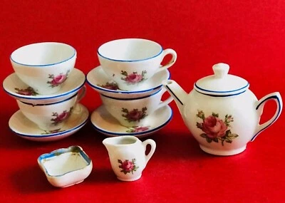 PARTIE DE DÎNETTE EN PORCELAINE FLEURIE ANCIENNE/ Flowery Toy Tea-set - Photo 1/3