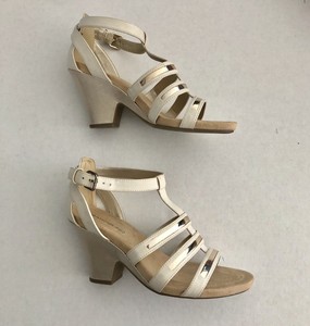 bandolino b flexible sandals