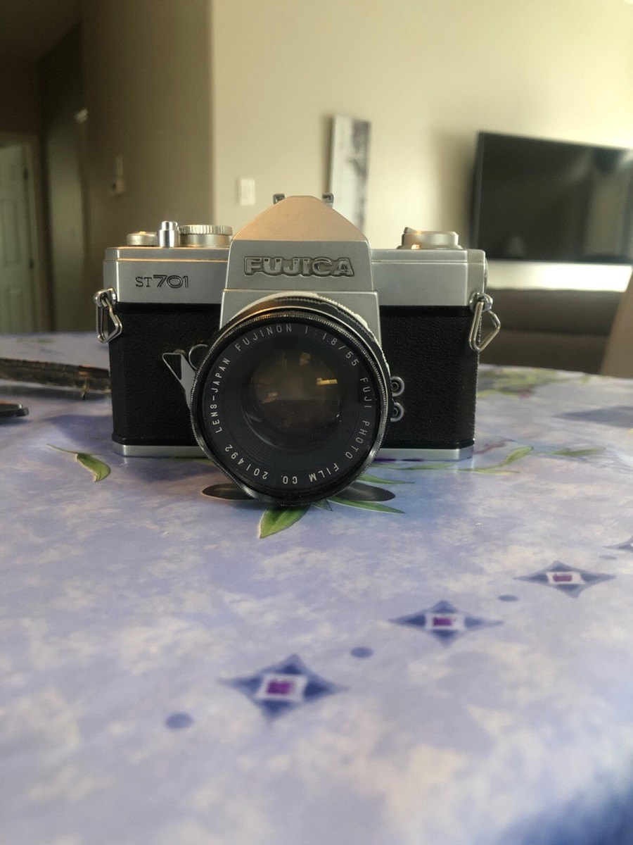 Fujica ST701 with Fujinon 1:1.8/55 Lens Vintage Old School Camera