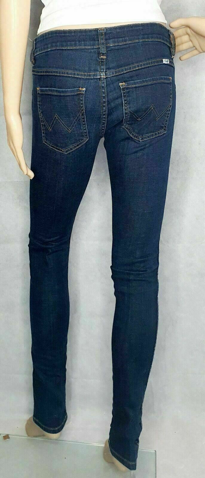 Wrangler Women's Size 9 Cigarette Leg Skinny Jeans - 31 Length image 3