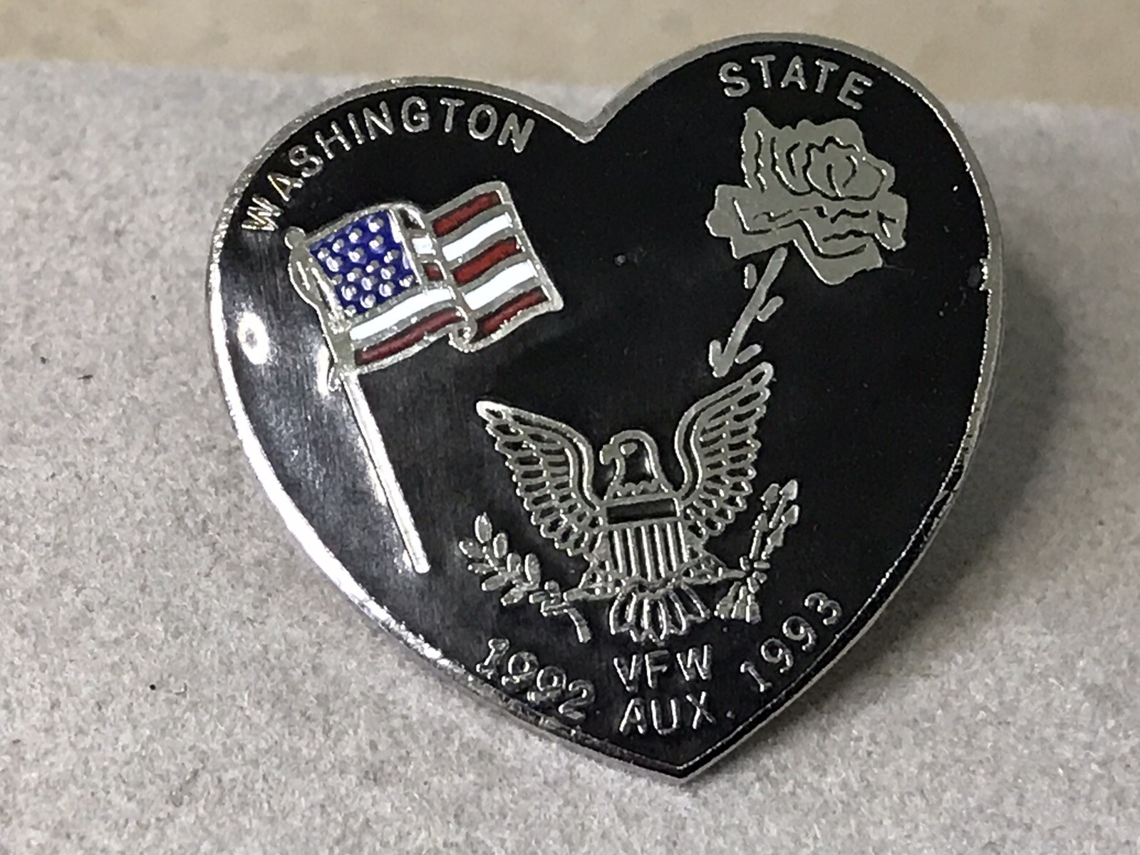 Vintage Collectible Washington State VFW 92-93 Heart Aux Metal Pinback