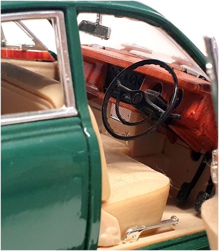 Maisto 1/18 Scale Diecast 31833 - 1959 Jaguar Mk2 - Green - Picture 5 of 6