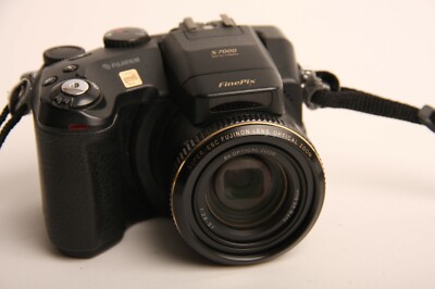 Fujifilm FinePix S7000 Digital Camera Point and Shoot AS-IS For