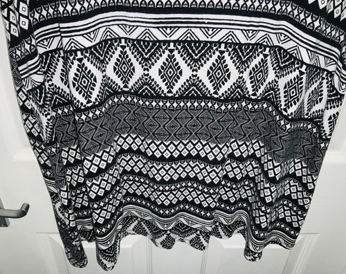 LADIES Plus Size BLACK & WHITE Geometric Print LONG T-Shirt TOP GEORGE Size 20 - Picture 3 of 15