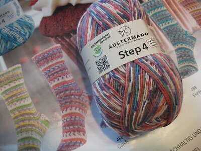 **NEU** STEP 4  **CUPCAKE** *FARBE 485 BERRY*   100g *TOPANGEBOT*