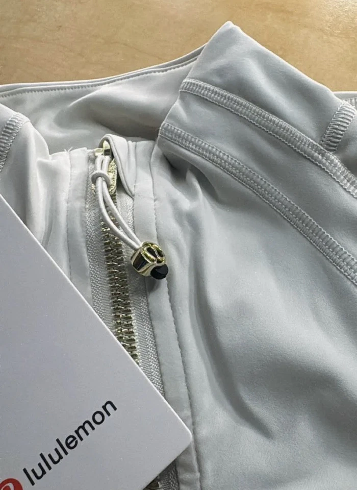 Jaqueta Lululemon Define Feminina Tamanho 6 Marfim/Ouro Zíper Nova Com Etiqueta - Imagem 4 de 4