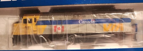 Walthers Mainline escala HO EMD F40PH diésel VIA #6453 DCC listo | Zustand: New
