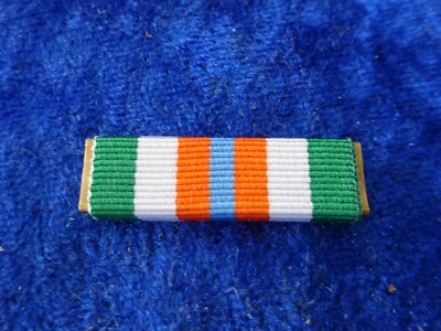 A27-001) UN Service Bandspange United Nations UN Peacekeepers Medal Eire Ribbon