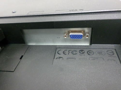Acer V193W 19" LED LCD Monitor, Black P/N: ET.CV3WP.E05 - Picture 8 of 10
