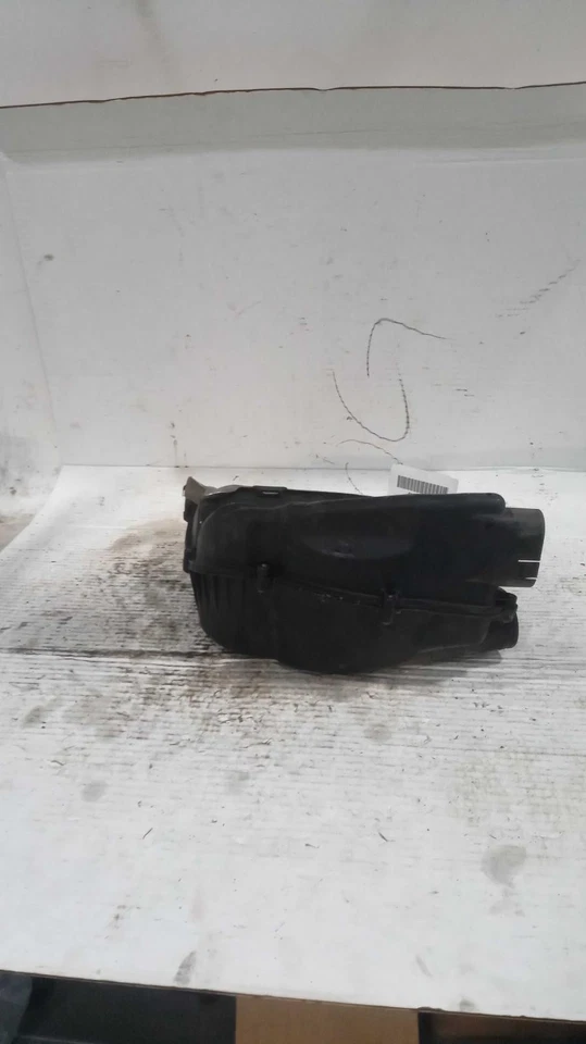 Used Left Air Cleaner Assembly fits: 2012 Bmw 750I 4.4L twin turbo Left Grade A Foto 2 de 4