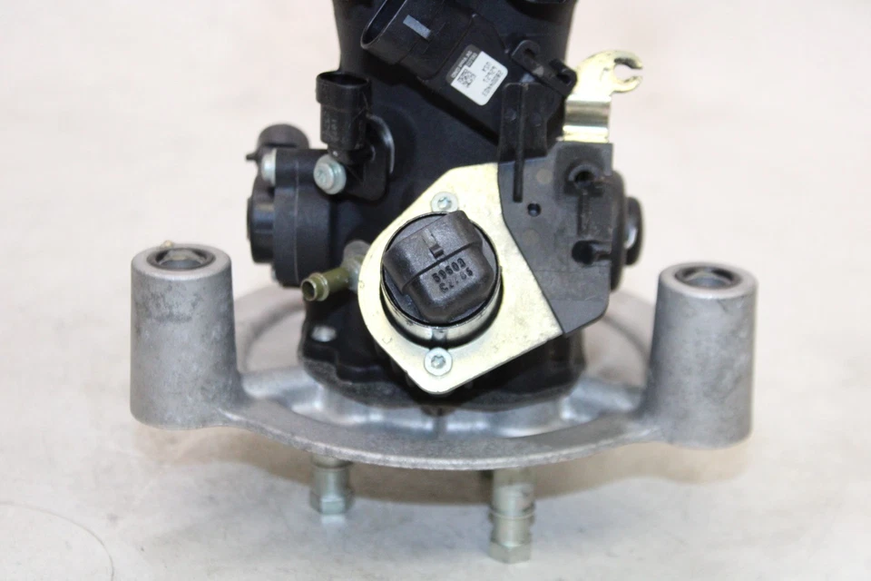 2007 HARLEY-DAVIDSON STREET GLIDE FLHX OEM THROTTLE BODY BODIES / FUEL INJECTOR - Image 3 of 4