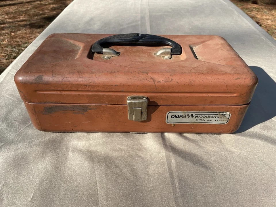 Caja de herramientas/aparejos de pesca de metal Old Pal Woodstream 17543 de colección 13" x 6" x 4" Foto 4 de 4