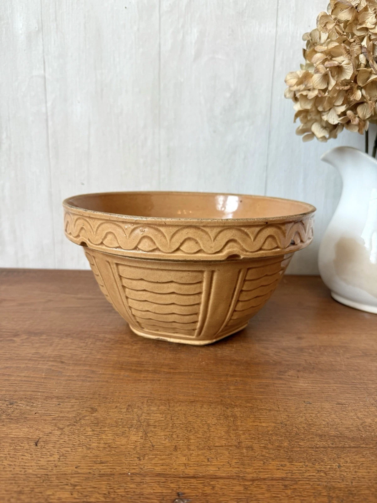 10” Pie Crust Rim Stoneware Bowl