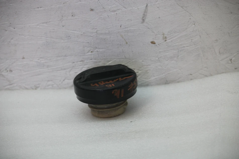 1991 Toyota 4Runner Fuel Gas Cap #E-101K - Image 2 of 4