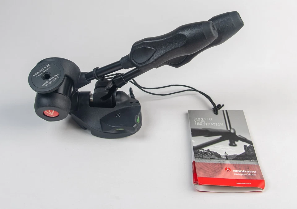 Manfrotto MH293D3-Q2 3-Way, Pan-and-Tilt Head with 200PL-14 Quick Release Plate - Image 2 of 3