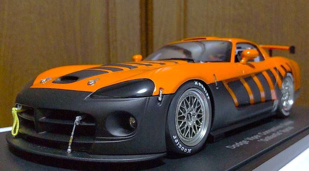 美品　1/18 オートアート ダッジ バイパー コンペティションプレーンボディ AutoArt 1/18 Autoart 1/18 Dodge Viper Competition Coupe 1/18