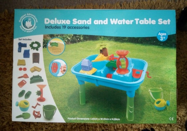 deluxe sand and water table