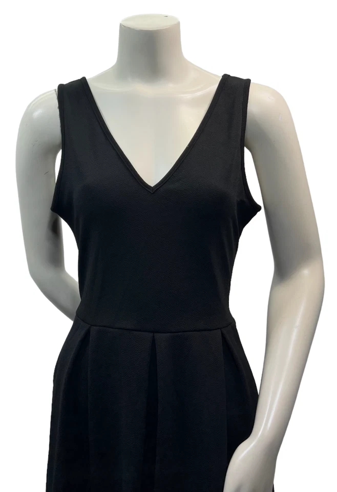 Vestido 24 Seven Fit & Flare para mujer talla grande negro sin mangas cuello en V plisado nuevo Foto 2 de 4