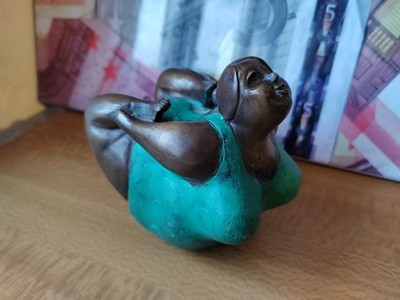 Bronze Frau Figur Skulptur kurvig sexy größere Dame Frauen Yoga dehnbar grün