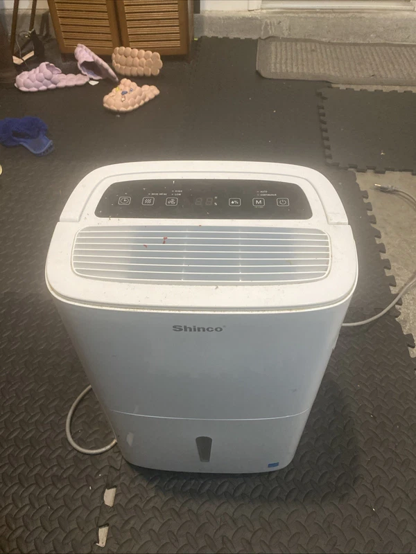 Shinco SDZ1-30P White Dehumidifier