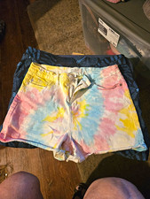 Judy Blue Tie-Dye Denim Cut Off Shorts Women s L Mid Rise 5-Pocket Zip
