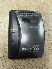 Sony WM-FX123 Walkman Portable Cassette Player AM/FM Radio Tapes Work Great