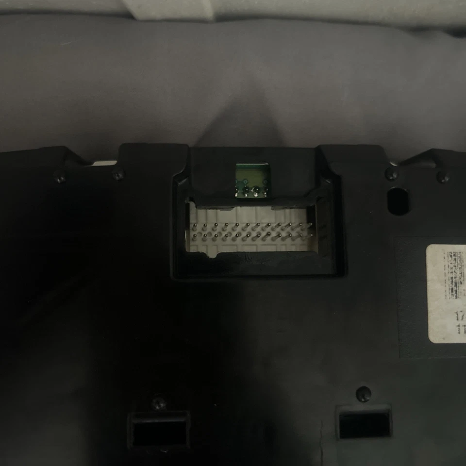 Cuadro de instrumentos Cadillac Escalade Gauge Cluster GMT800 2006 cuadro de instrumentos Foto 3 de 3