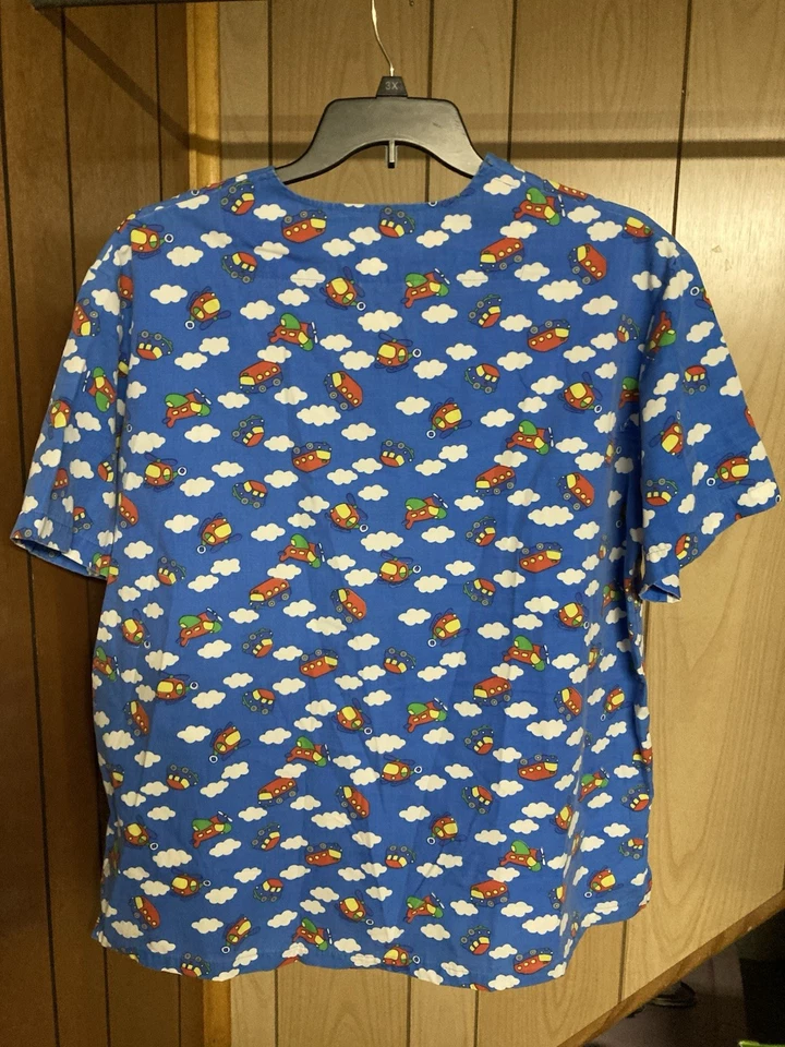 Scrub top Natural Uniforms Large Airplane Print 2 Front pockets Preowned  - Image 4 of 4