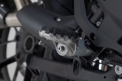 SW MOTECH Evolution Fußraste für Bajaj Cruise 10