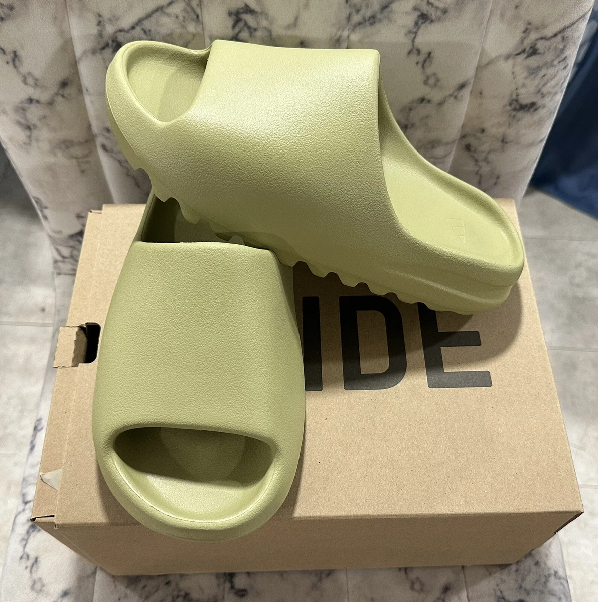 Adidas Yeezy Slide Resin 2022 Size 9 (DS/Brand New) SHIPS FAST