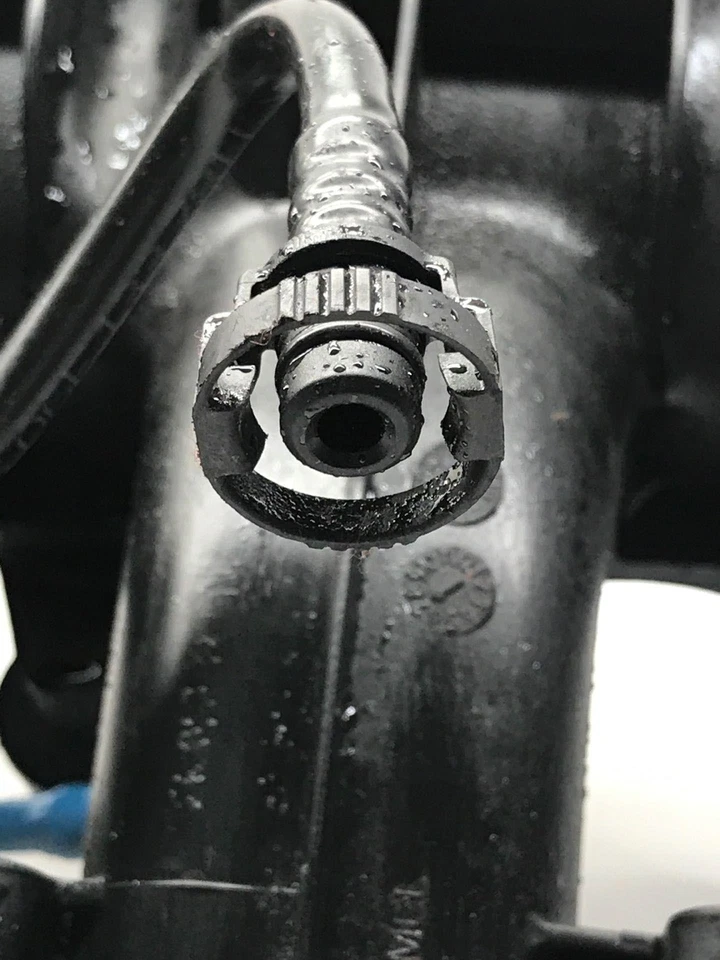 Volkswagen Jetta SE 2014 colector de admisión con manguera conjunto de motor OEM sedán 1,8 L Foto 4 de 4