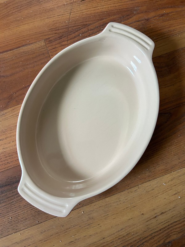 Le Creuset  Casserole Baking Dish 18-27 RED 11 1/4 x 7 1/4 x 2 inches