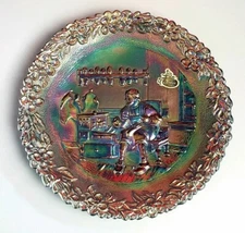 Vtg 1973 Fenton Carnival Glass Plate ShoeMaker American Craftsman No 4 #8116