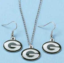 NEW GREEN BAY PACKERS EARRING AND PENDANT SET - GREAT STOCKING STUFFER GIFT 
