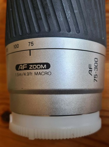 Konica Minolta Dynax 5D + Ladegerät + 2 Akkus + 2 Objektive + Schulter-Gurt - Bild 6 von 11