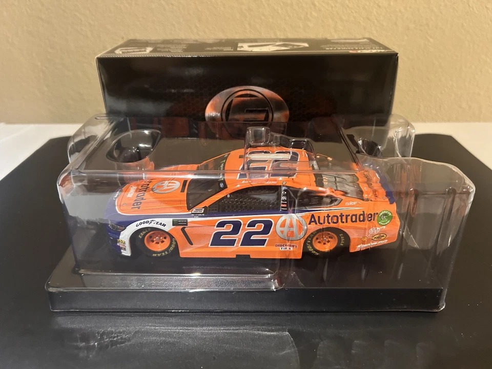 Joey Logano #22 NASCAR Elite Diecast 1/24 Auto Trader 2019 Ford Mustang - Image 3 of 4