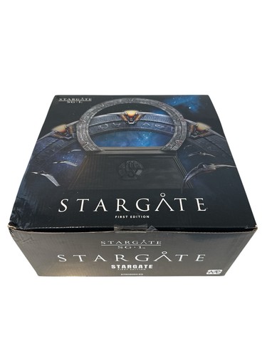 Stargate SG-1 First Edition Stargate Model Master Replicas – Box Damaged - Picture 2 of 5