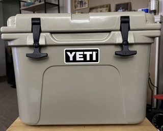 YETI ROADIE 20 TAN HARD COOLER