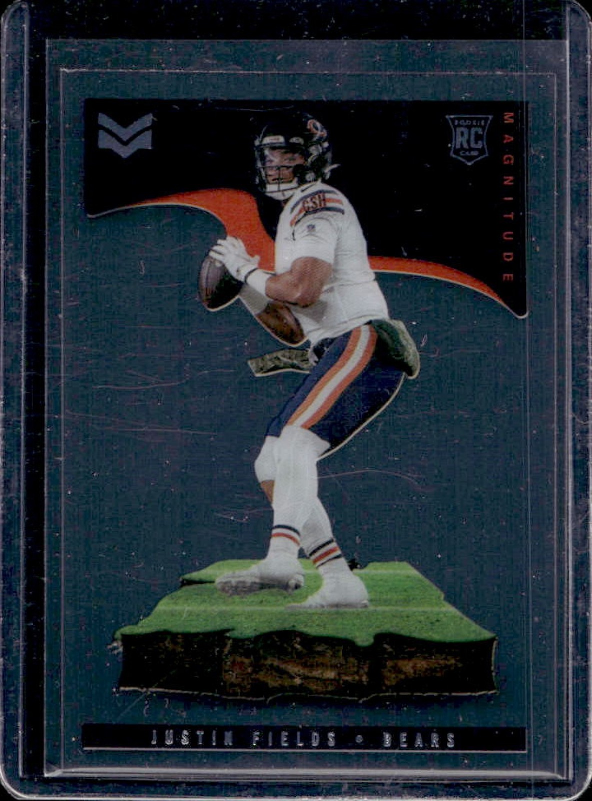 2021 Chronicles Justin Fields Magnitude RC Rookie #MAG-8 Bears