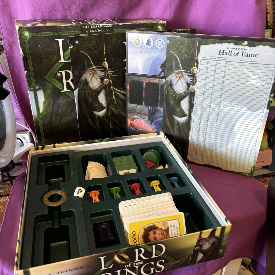 El juego de mesa Lord of the Rings J.R.R Tolkiens 2000 de Hasbro COMPLETO de colección Foto 2 de 4